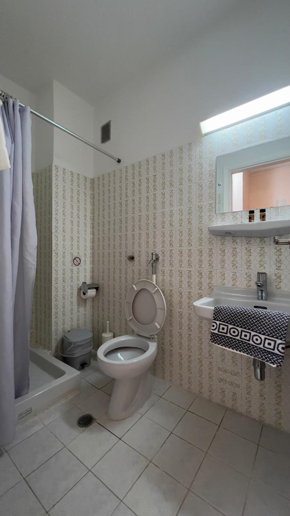Hotel Cosmos Athens Ngoại thất bức ảnh